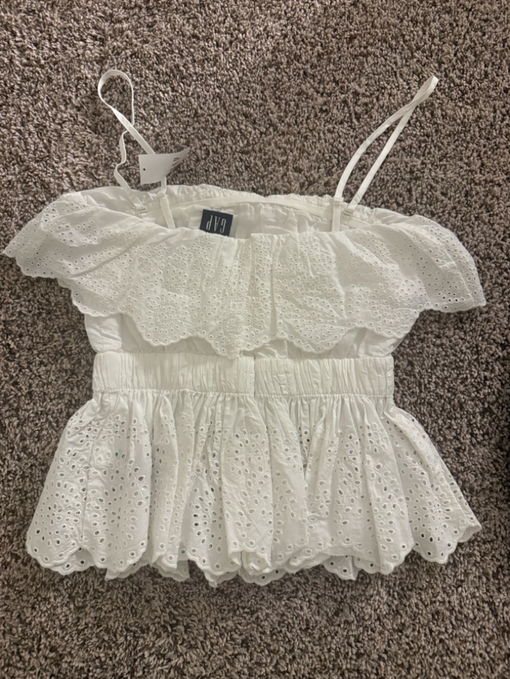GAP White Eyelet Ruffle Spaghetti Strap Cami - Picture 2 of 5